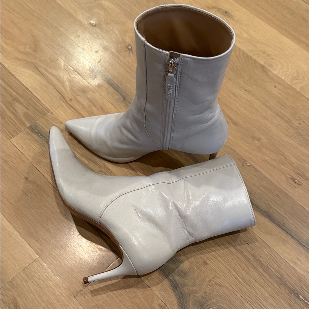 SCHUTZ Cream Heeled Boots Mikki